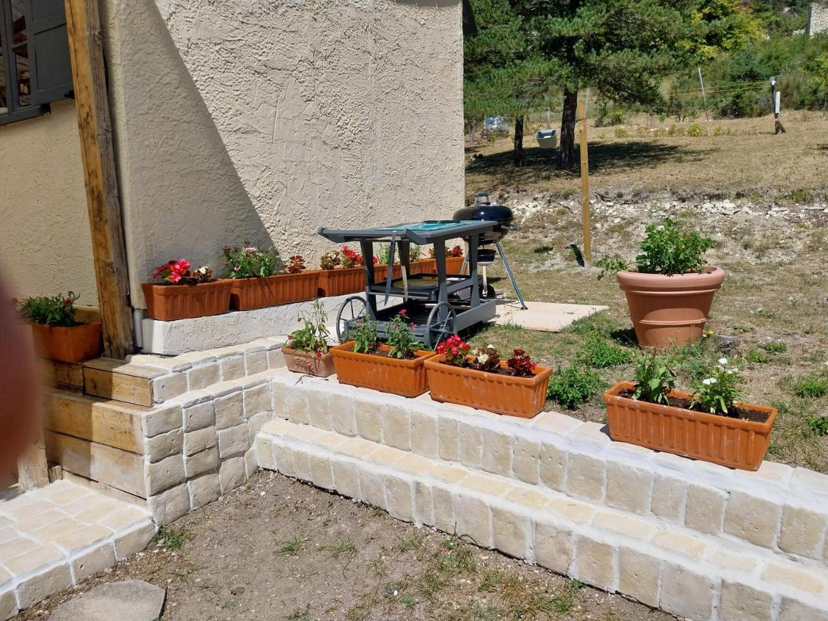 Petit Studio Dans La Prairie Saint-Auban  Εξωτερικό φωτογραφία